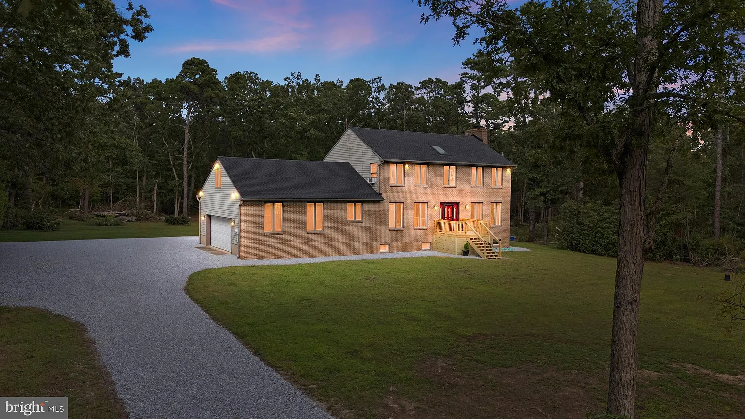 1042 Laurel Ln photo 1