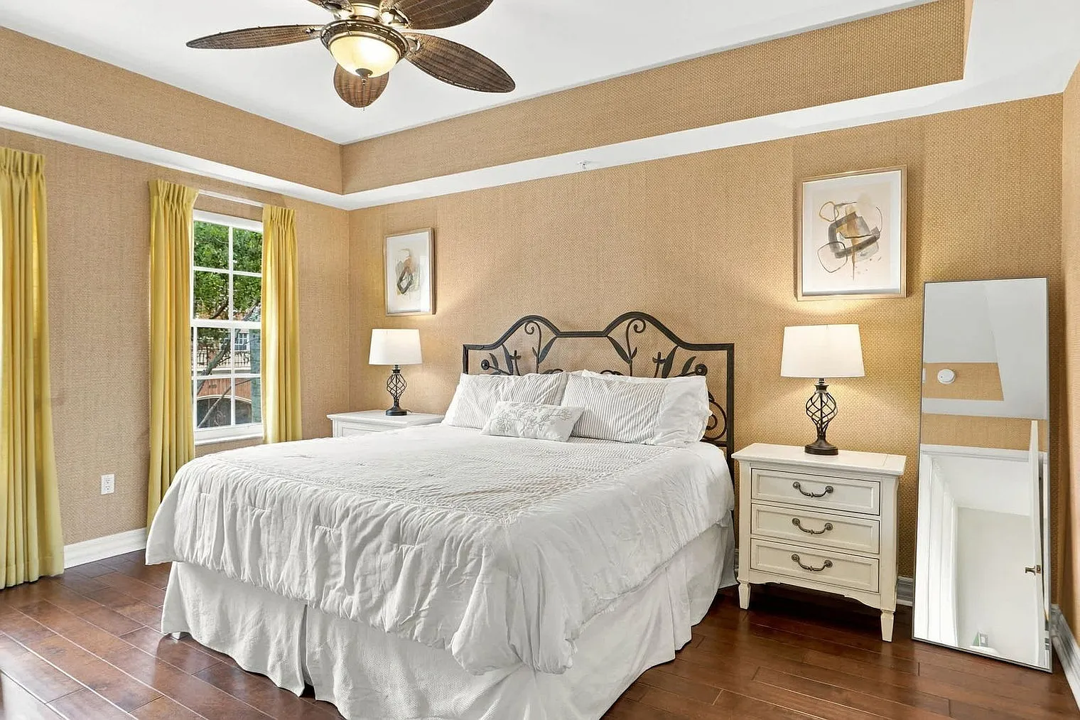 2 bed, 2.0 bath, 1334 sqft, $3,420 — Photo 4