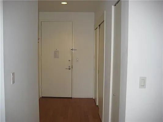 Sold by R New York | media 4