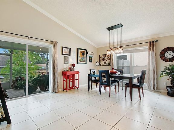 2nd image of 318 Oak Park Pl