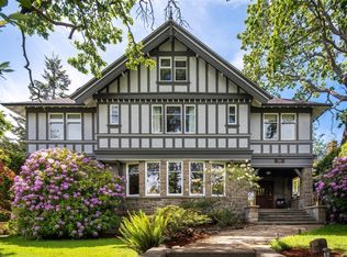 1566 Hampshire Rd, Oak Bay, BC V8R 5T5