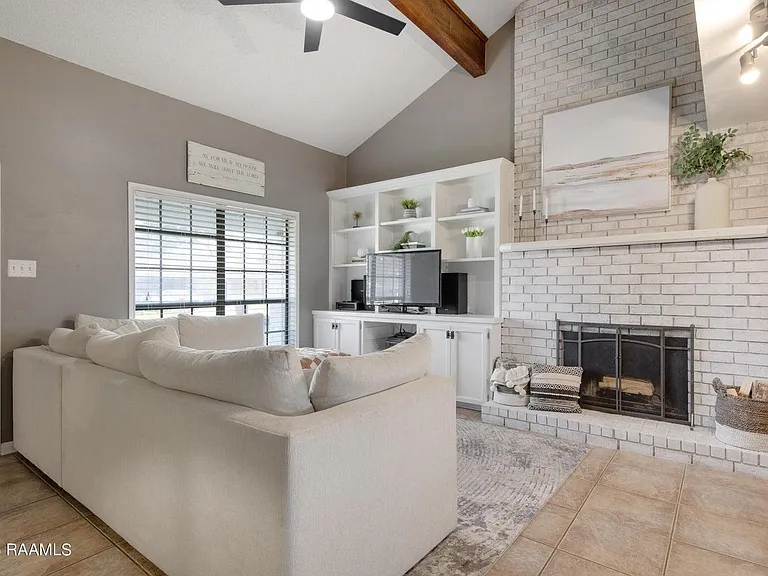 110 Village Green Dr — Photo 10