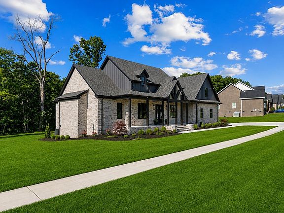 4th image of 2108 Country Club Dr