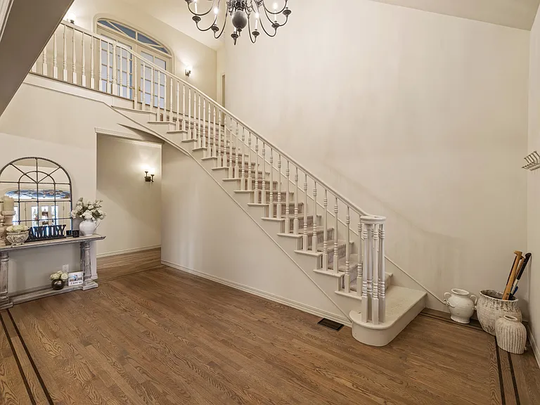 470 Eastin Dr — Photo 36