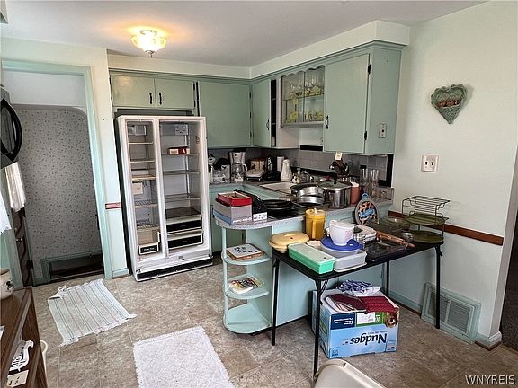 4th image of 219 McConkey Dr