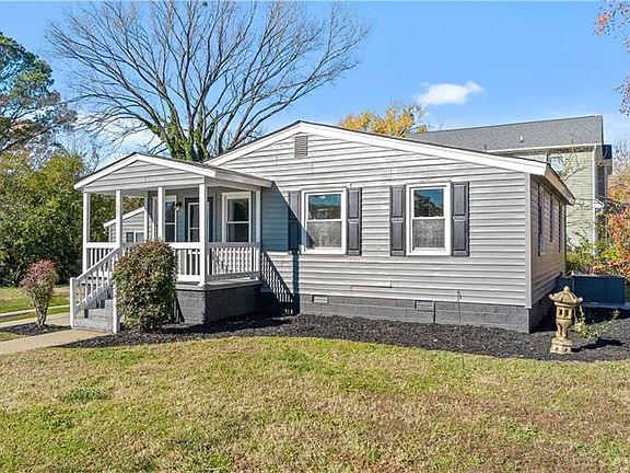 3rd image of 1007 E Russell Ct