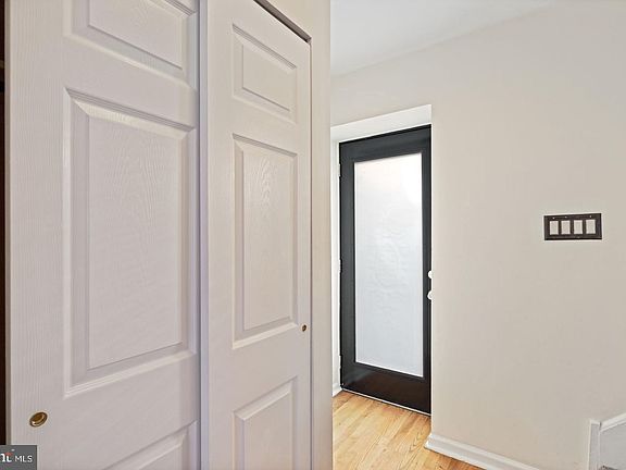 3rd image of 830 Kater St