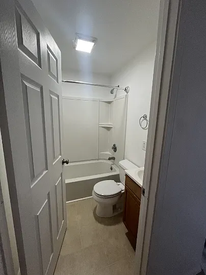 662 Budlong St — Photo 17