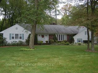 7 Powderhorn Rd, Ho Ho Kus, NJ 07423