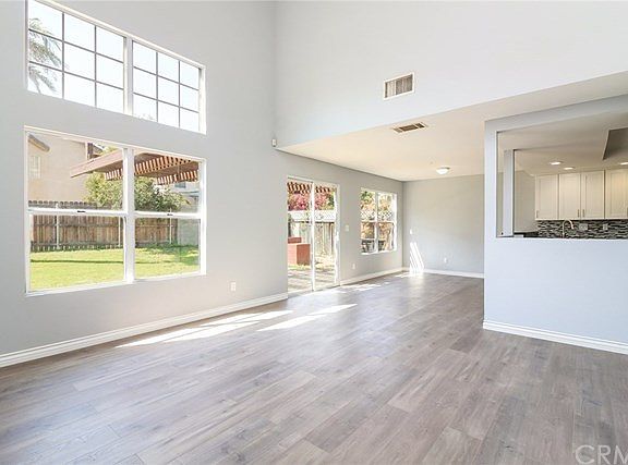 5th image of 13940 Mountain High Dr
