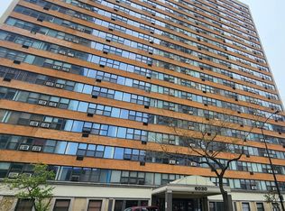 6030 N Sheridan Rd APT 404, Chicago, IL 60660