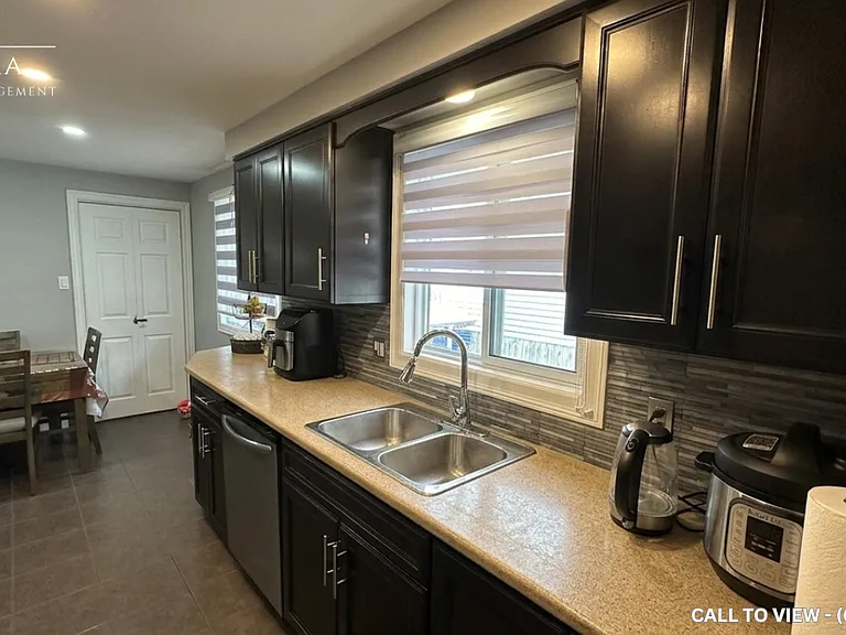 85 Geneva Cres — Photo 2