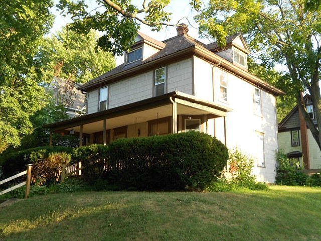 1st image of 541 W Walnut St