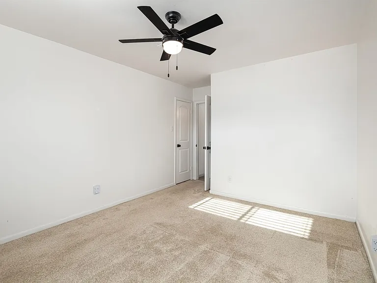 416 Southern Oaks Dr — Photo 8