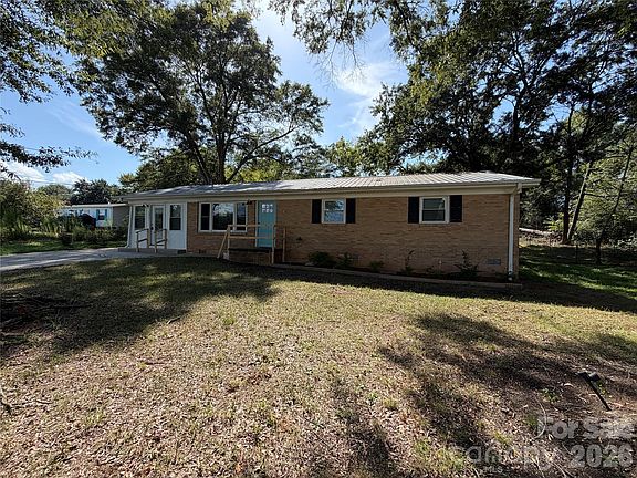 2nd image of 3117 Yates Rd