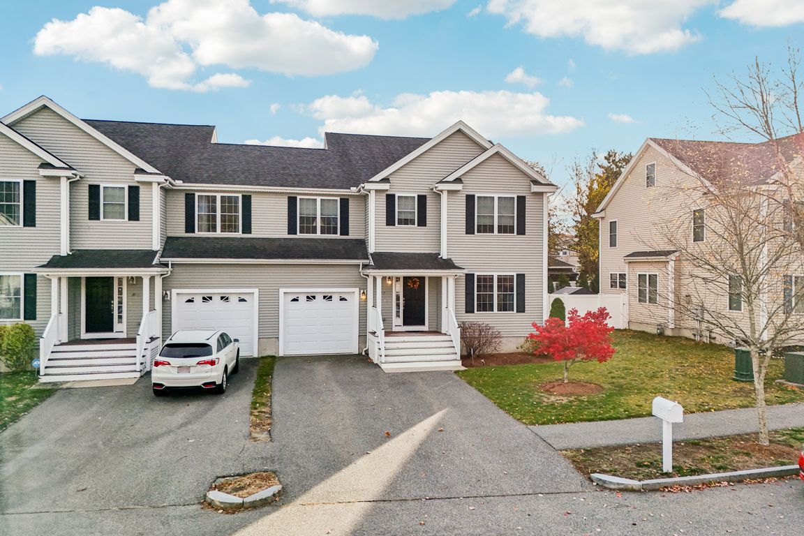 Blue Jay Cir-S0811-001.jpg