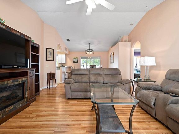 4th image of 4233 Malden Dr