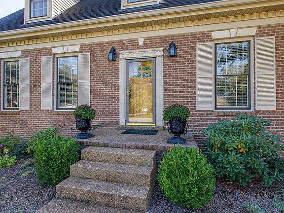 5th image of 209 Asheboro Pl