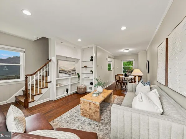 8 E Masonic View Ave, Alexandria, VA 22301