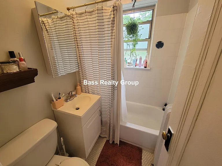 5945 N Greenview Ave #2D — Photo 20