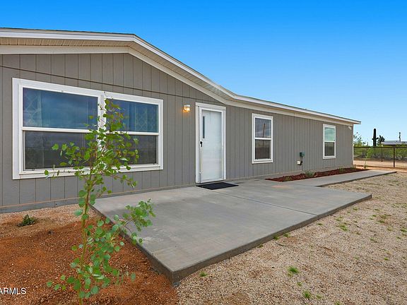 3rd image of 10567 N Dogwood Road