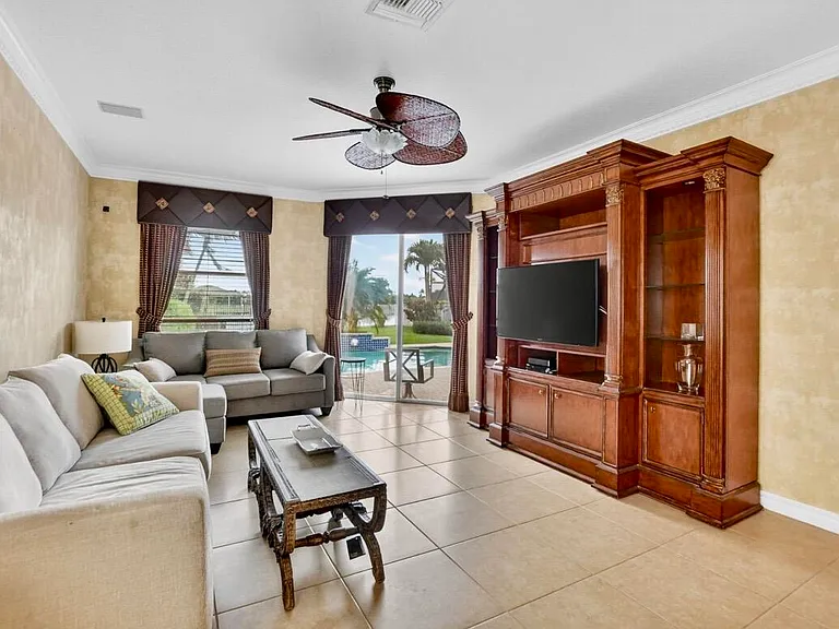 7879 Monarch Ct — Photo 24