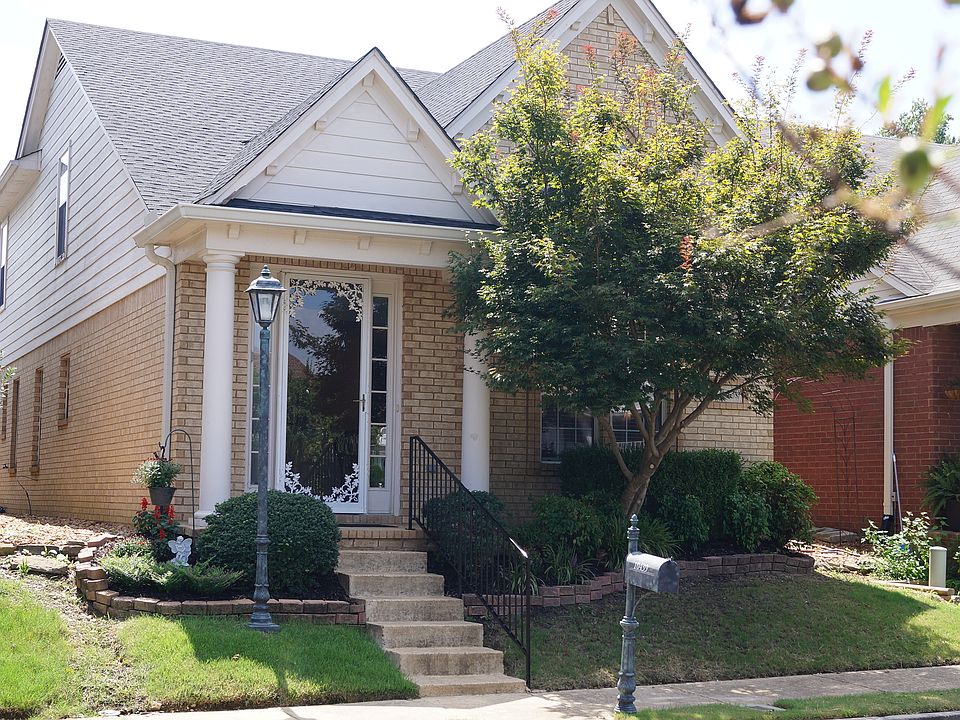 1st image of 10439 Kensington Cir