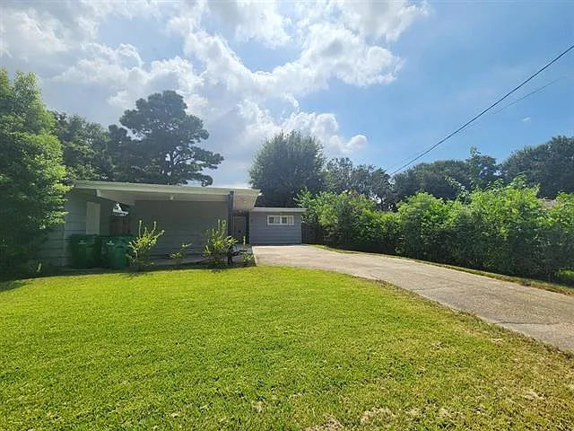 14 Gelbke Dr — Photo 1