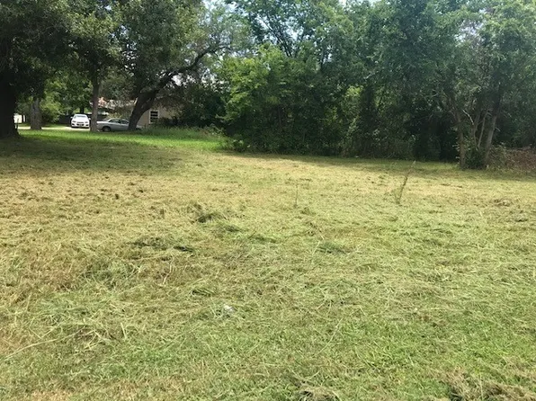 611 N Neal St, Commerce, TX 75428