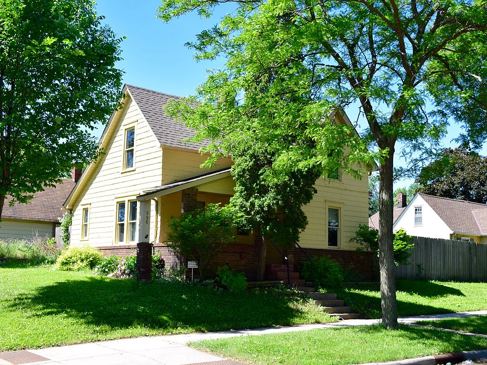 996 Rose Ave E, St Paul, MN 