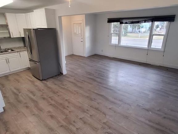 4th image of 6422 132nd Ave NW