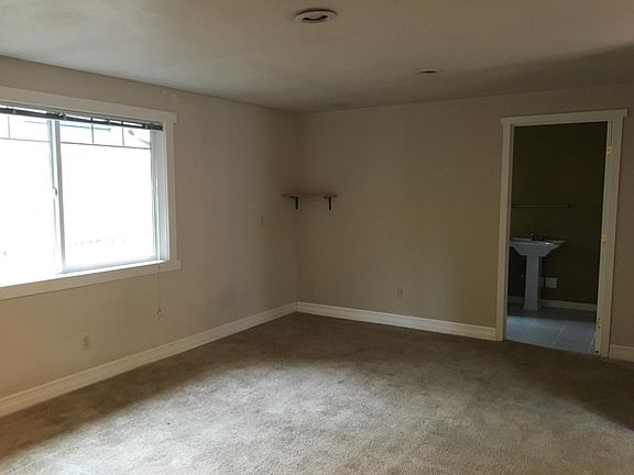 5th image of 10615 NE 18th St