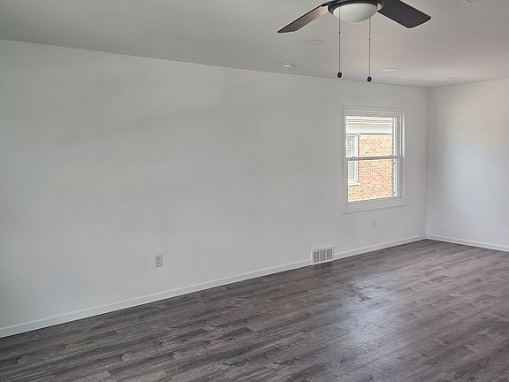 2nd image of 13722 Cedar Rd #2