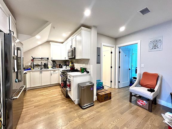 2nd image of 32 Blaine St #3