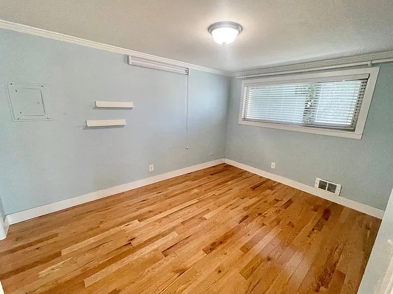 4451 Woodland Park Ave N #5 — Photo 11