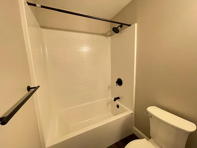1054 Dalton Ln — Photo 14