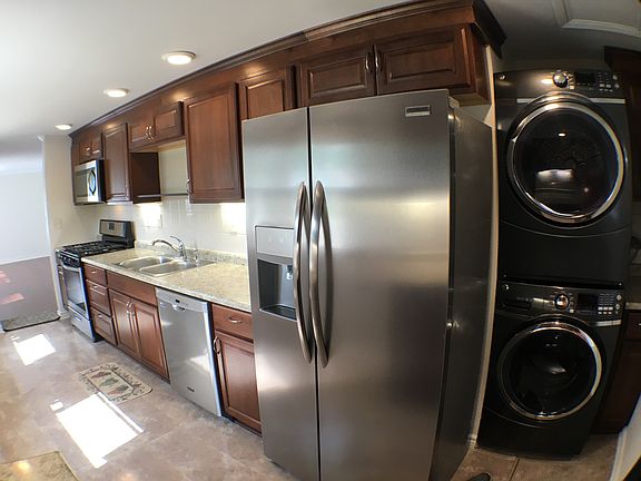 5th image of 35 Alameda Dr