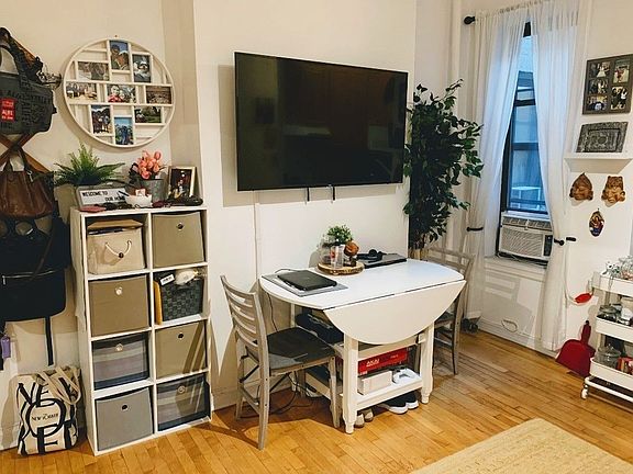 3rd image of 346 W 56th St APT 3B
