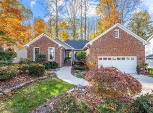 6411 Ivystone Dr, Jamestown, NC 27282