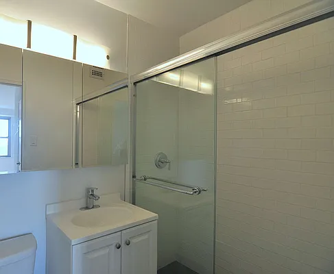 Rented by Nest Seekers International | media 44