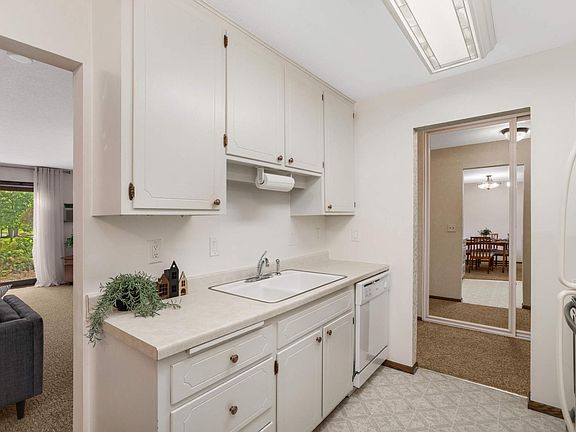 5th image of 4360 Brookside Ct APT 114