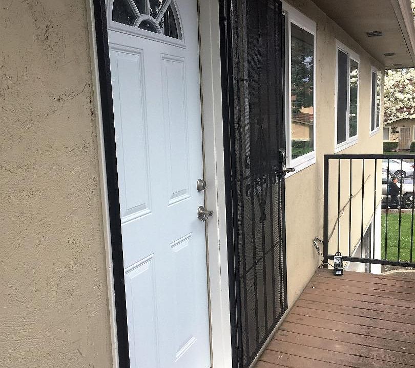 1st image of 918 Gilchrist Dr #4