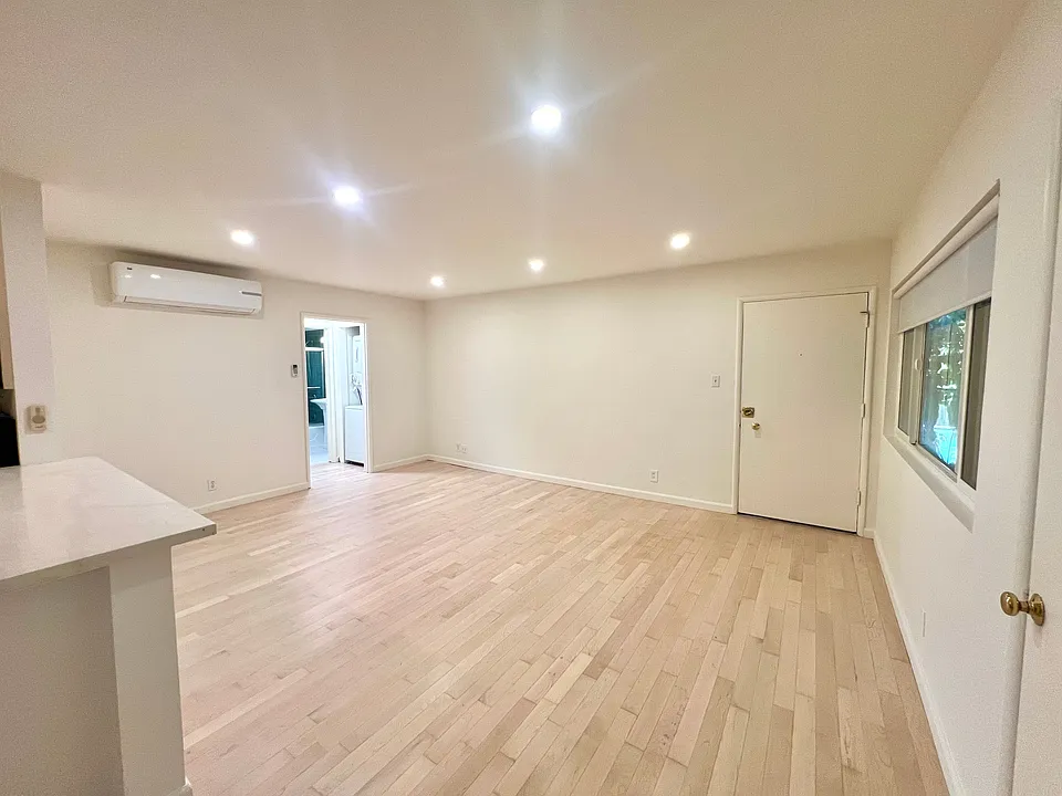 3335 Rowena Ave #5