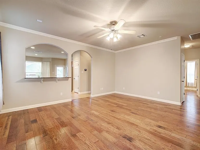 1696 Stonehaven Ln — Photo 7