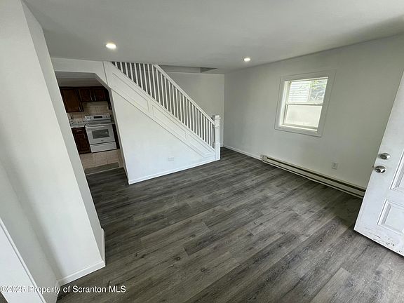 4th image of 1134-1134 Luzerne St