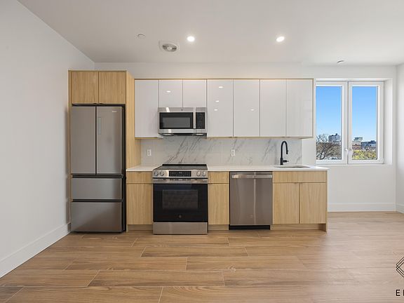 2nd image of 105 Hawthorne St #7A