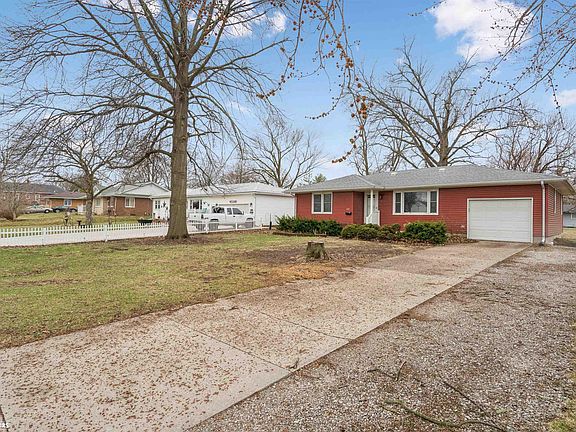 2nd image of 605 S Locust St