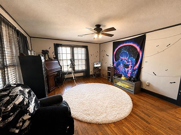 2nd image of 112 Buchanan Ave