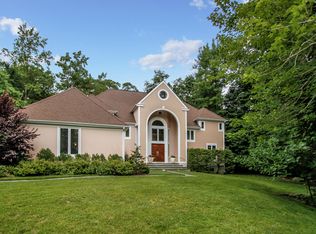 7 Boulder Cir, Larchmont, NY 10538