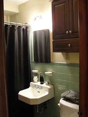 3rd image of 25 Wheeler St S APT 1